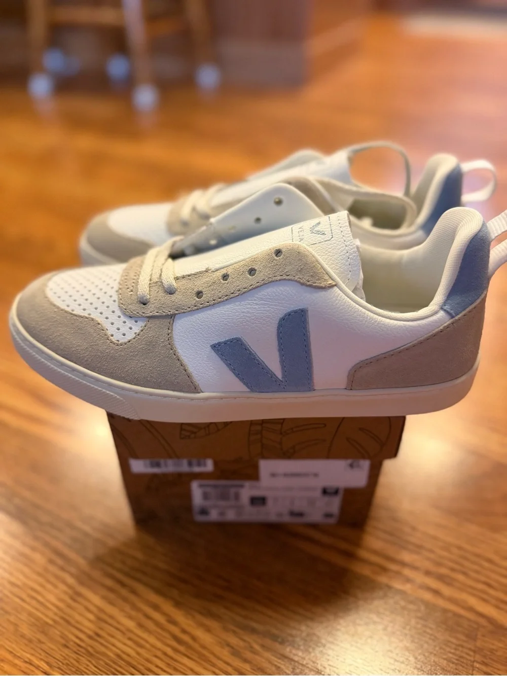 Veja Kids V-10 Leather & Suede Sneaker in White and Light Blue 36 Kids 5